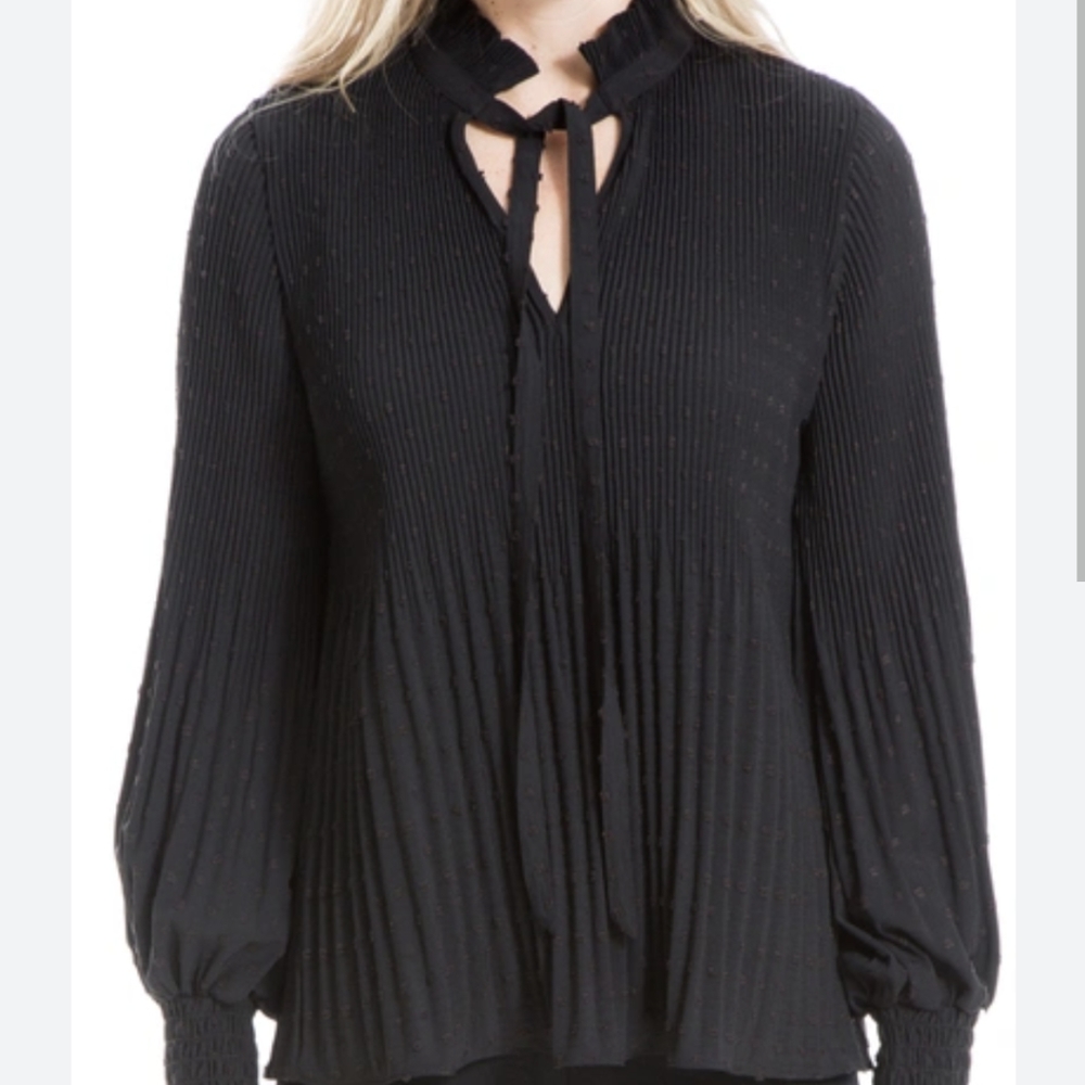 MAX STUDIO black blouse medium top w/ tie-neck